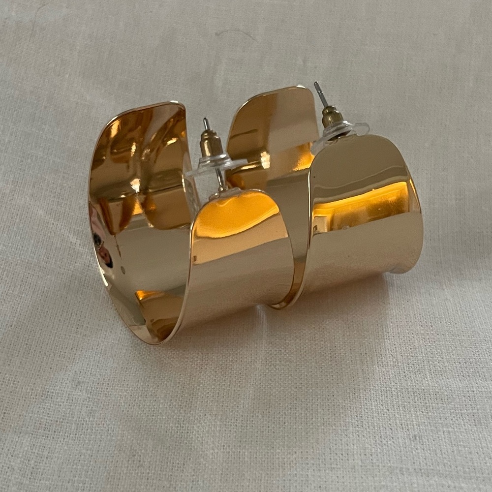 Chunky gold hoops